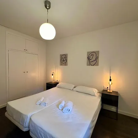 Spacious 1 Bedroom In Bonanova Apartman Barcelona